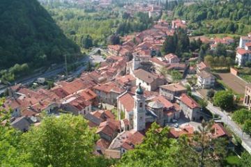 Visione del Borgo Maggiore dai ruderi del Castello