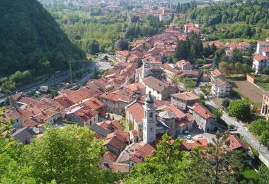 Visione del Borgo Maggiore dai ruderi del Castello