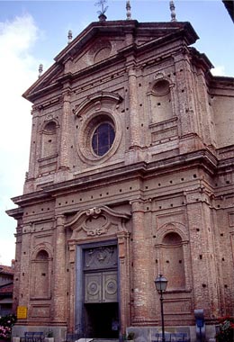 visione frontale della Chiesa Parrocchiale di Santa Caterina