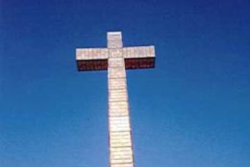 croce messa sul monte Mindino