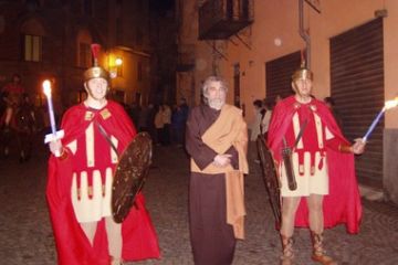 Mortorio - Giuda scortato dai soldati romani